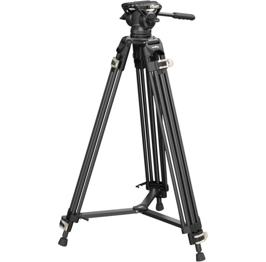 Sort SmallRig AD-01 videostativ med tre ben, spreder, fluidhoved og langt panoreringsgreb
